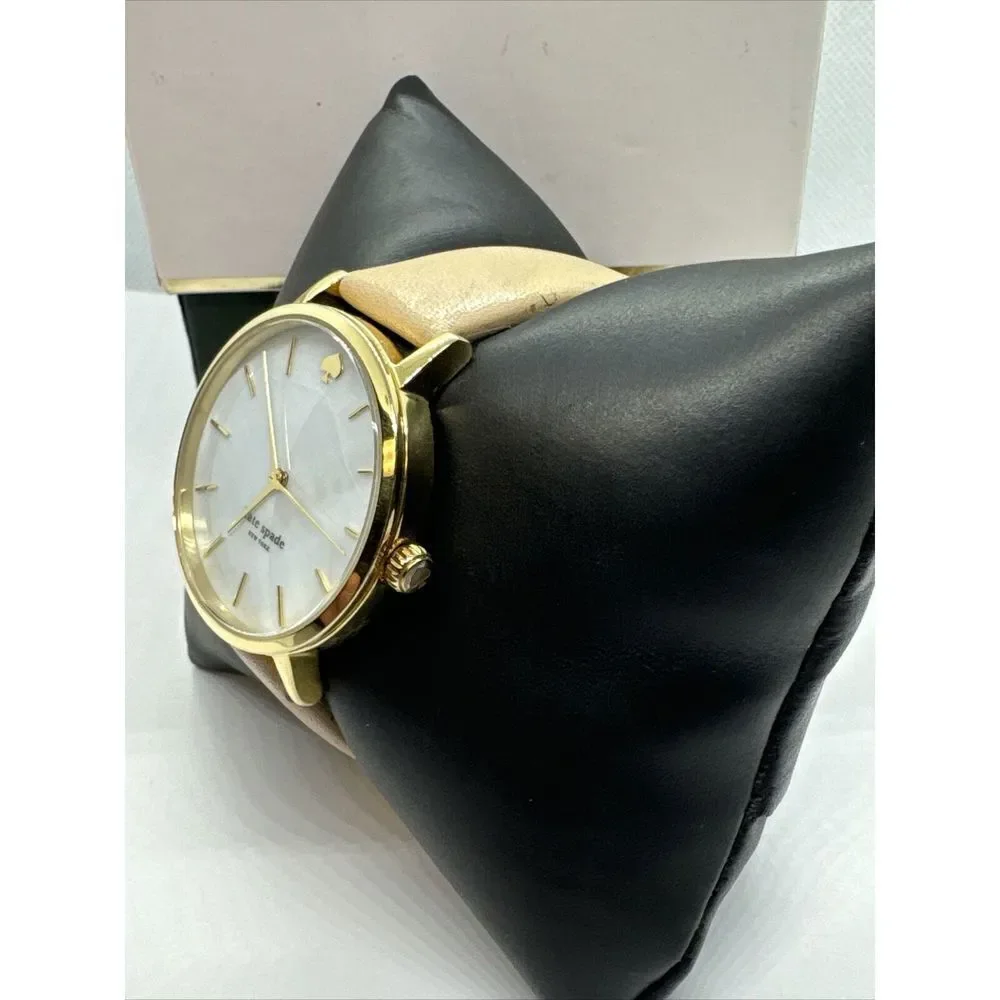Kate Spade Metro 0073 Women's Beige Leather Strap Analog Dial Wrist Watch JNA141